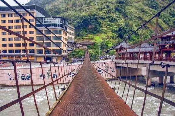 四川大熊猫栖息地在哪个位置,3分钟了解四川大熊猫栖息地