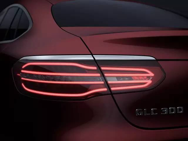 X4不再孤单，因为有位名叫GLCCoupe的新同桌来了