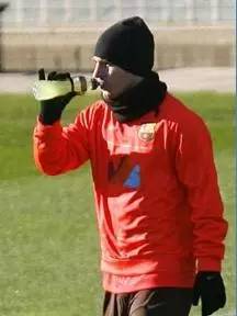 冬天游泳注意事项有什么,大热天踢球要注意什么