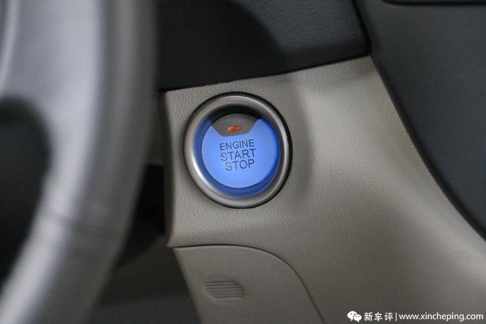 16款东风风神a60手动尊贵版,2016年东风风神a601.6自动豪华版