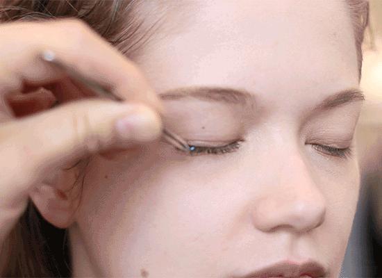 假睫毛放大眼睛教程,内双怎么贴假睫毛放大双眼