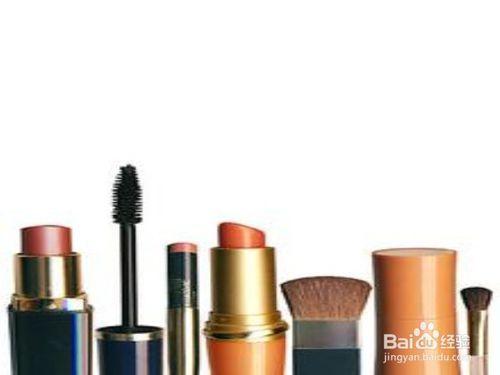 外国小哥直播毁掉女友的化妆品,怎么样毁掉一个女生