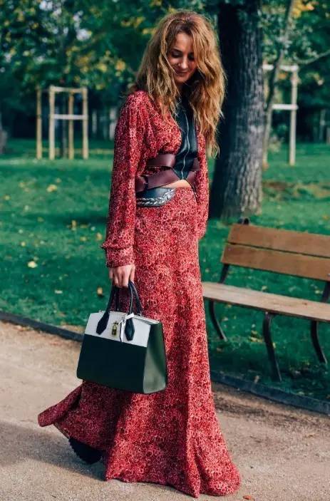 2020年流行色太蓝了附配色表,时尚配色什么颜色好看