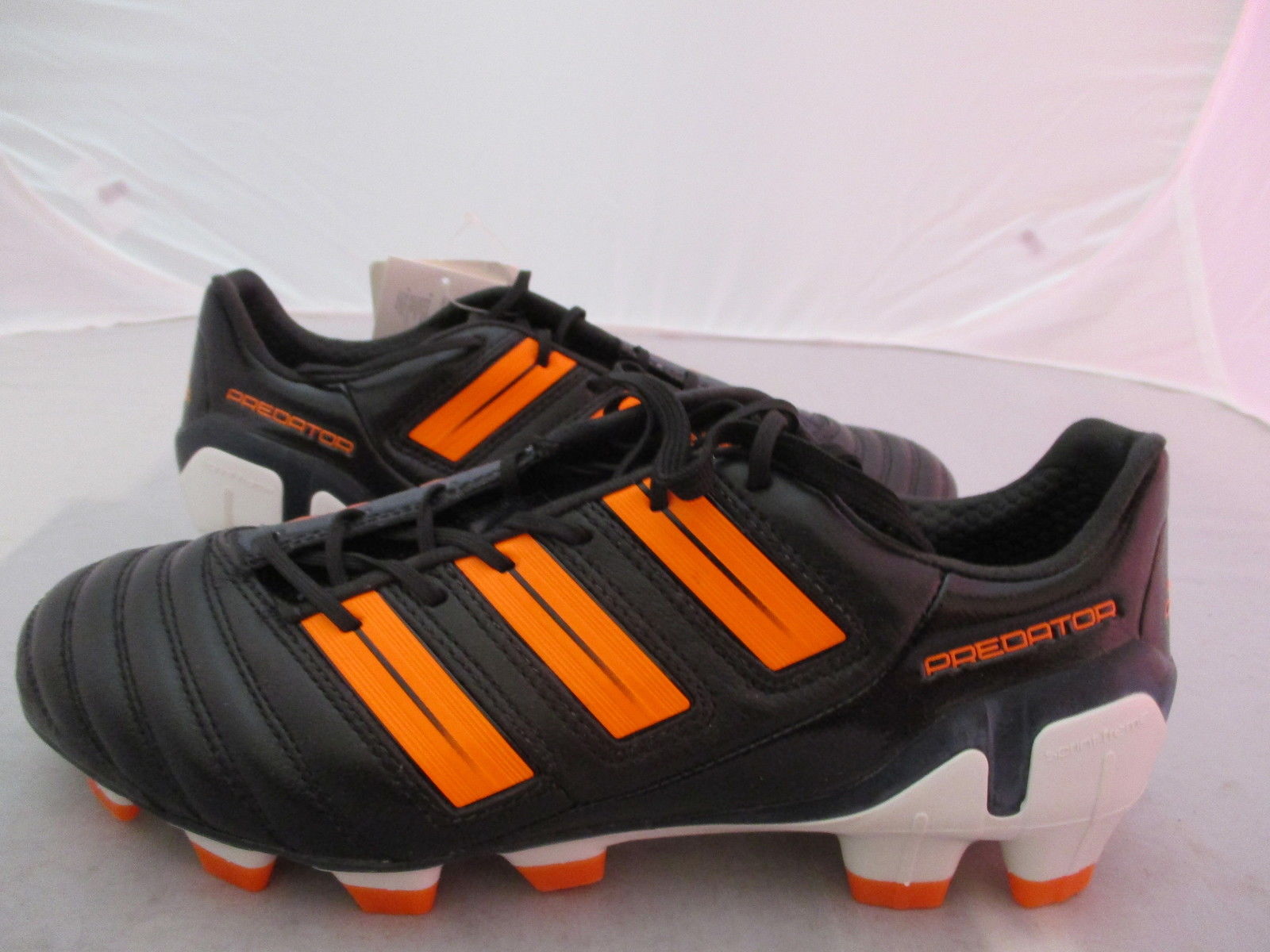 阿迪达斯足球球鞋测评,足球鞋选择nike还是阿迪达斯