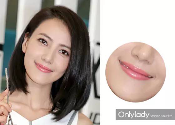 女子花4万块整容把嘴都整歪了,美国女子花76万整容