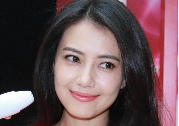 宋慧乔眼睛卧蚕,双眼皮重要吗宋慧乔对比照告诉你