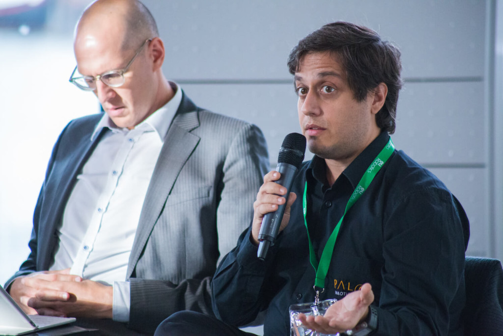 讨论机器人护理,伦理以及未来教育的问题