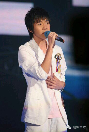 俞灏明烧伤后恢复了吗,被烧伤前的俞灏明照片