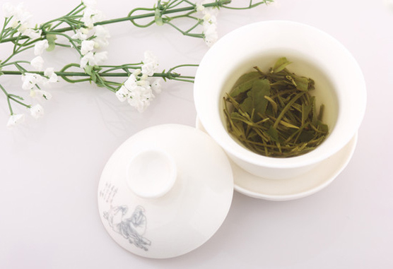 心火旺喝菊花茶好还是金银花茶好,孕期心火旺喝什么茶降火