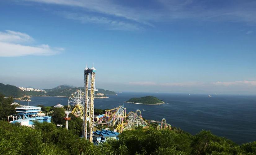 像孩子去游乐园一样开心,像个孩子去旅游