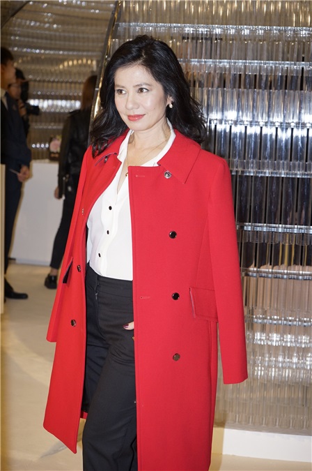 〈Yes香港现场〉林嘉欣喜爱自己买包称：更有满足感