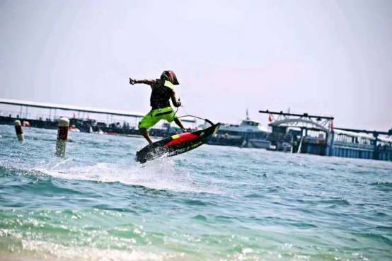 萌萌哒海狮空降海口，竟然还有这样的水上活动！