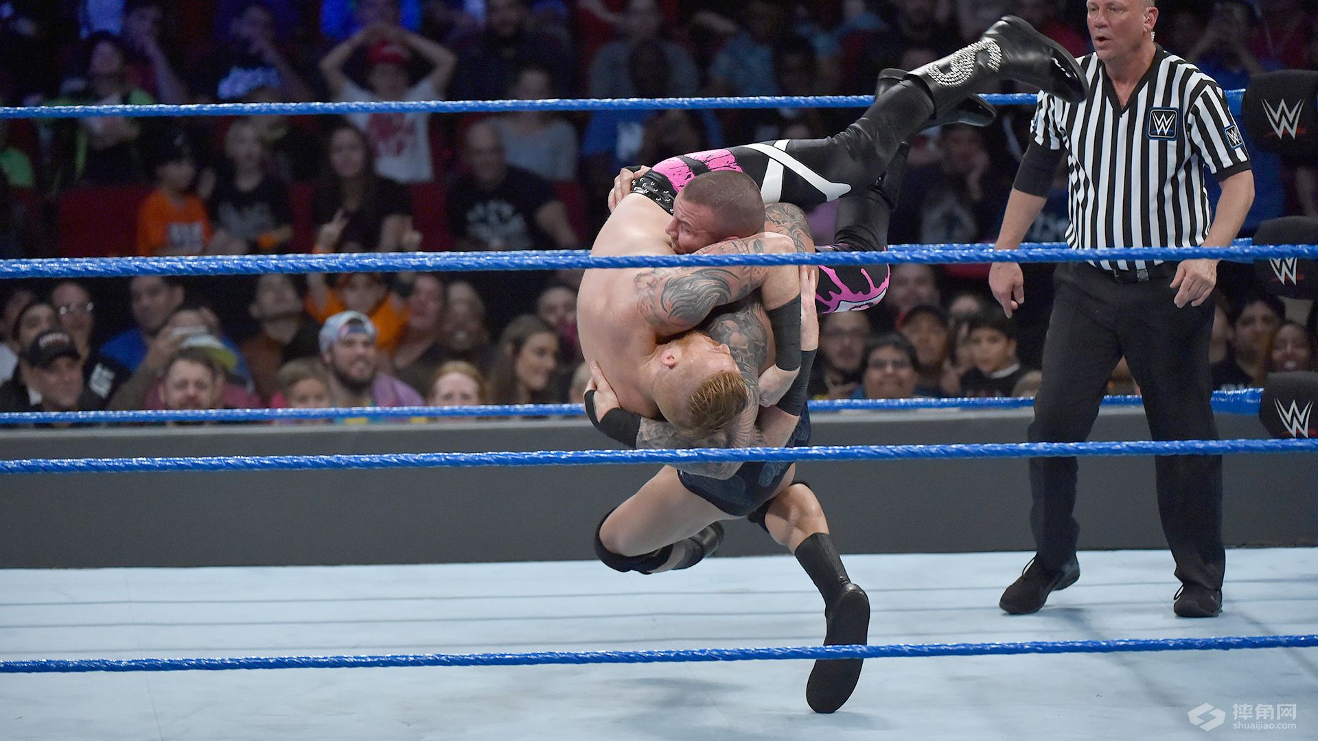 WWE驸马爷风云决战RVD！凯恩抛摔毕雪夫获全场欢呼！