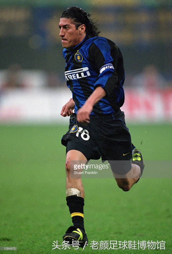 西班牙足球鞋便宜,西班牙足球鞋怎么样