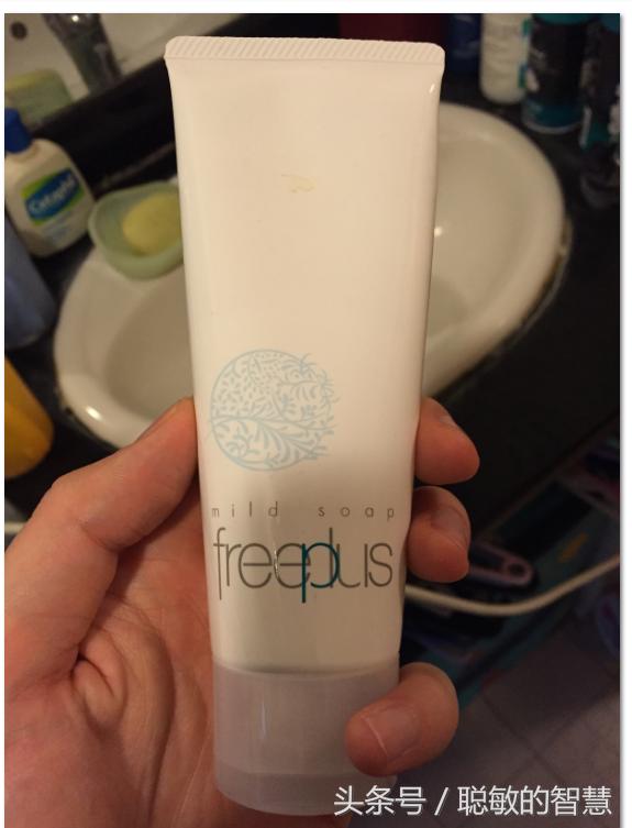 如何消除痘痘和手贱挤痘痘留下的痘印呢？男网友亲自试过这些方法