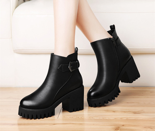 矮个子腿粗的穿筒高15厘米的短靴,洋气好看女短靴