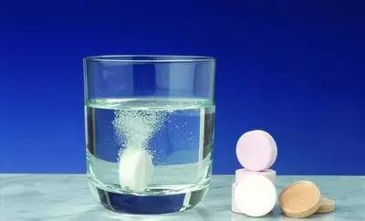 你把泡腾片当饮料喝了吗?别犯傻!