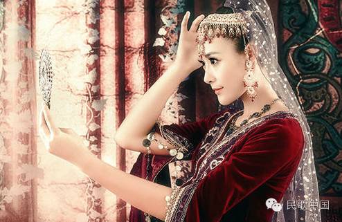 西部民歌推荐王洛宾,西部歌王王洛宾改编的歌曲有哪些