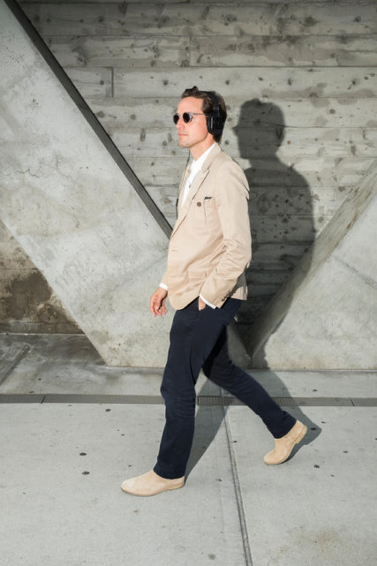 最近开始流行有线耳机,耳机流行