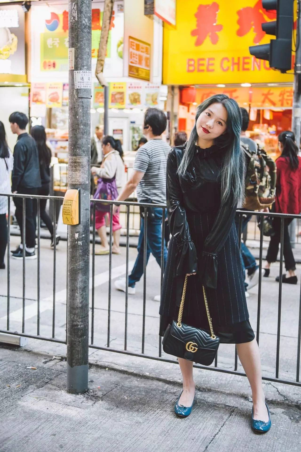 五天八个造型，行李箱爆炸也要拍这些衣服