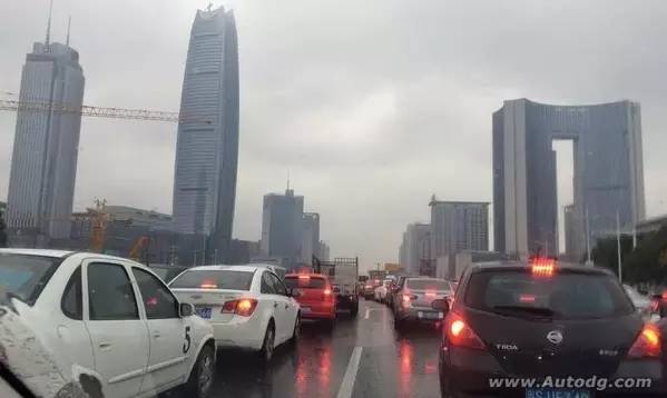 东莞汽车保有量超深圳,东莞2021年机动车保有量