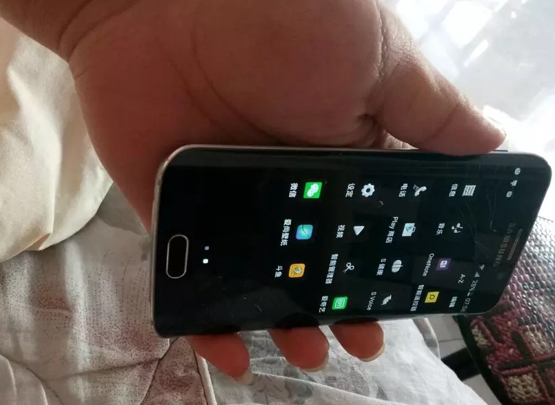 美版三星s6edge刷极光有什么用 (美版s6edge有什么缺点)