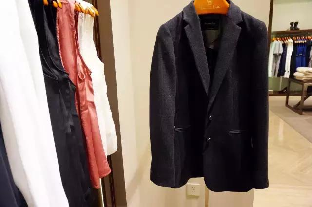 它帮你集齐快消品牌，一伙打折让你365天穿衣不重样