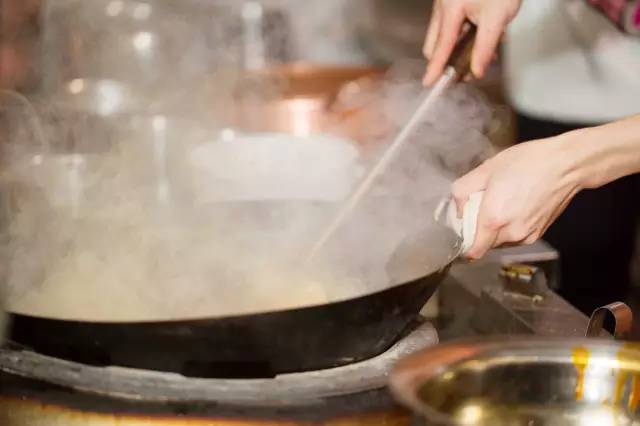 铁板鸭肠10元40串串,鸭肠1块钱