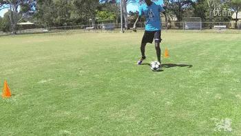 10种适用于足球爱好者的实用带球练习，赶快练起来吧！