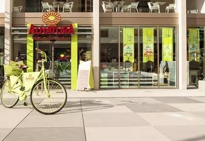 价格比代购还美好,这家只有28件单品的德国“万宁”要火!