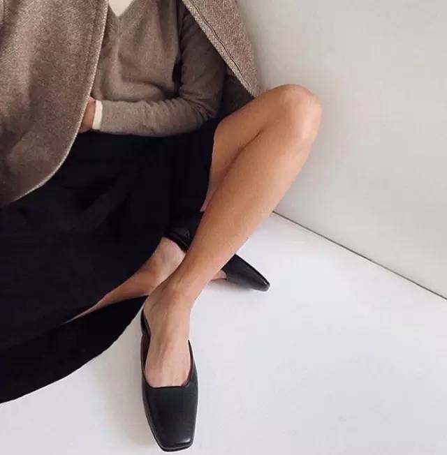 潮范十足的休闲鞋出行时尚两不误,盘点五款适合日常穿搭的时尚潮鞋