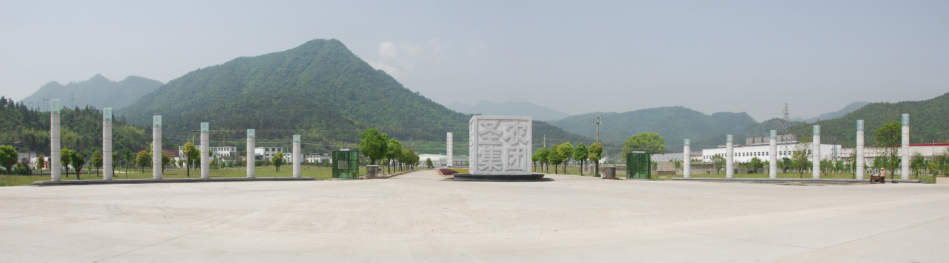 商海竞潮闽江秀一腔热血报桑梓