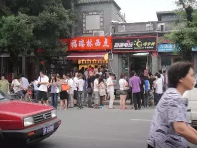 北京街头火爆排队美食小吃,北京好吃的美食店铺推荐