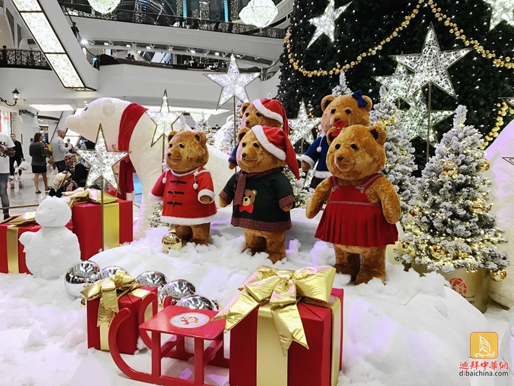 迪拜国家巨大圣诞树,阿联酋皇宫酒店装饰的圣诞树