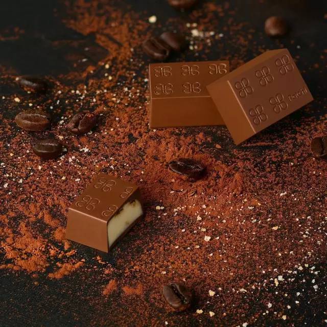 不好意思，皇室贵族吃的巧克力我也吃的起！