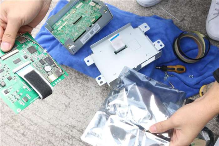 英朗装畅影CE导航模块加倒车后视，科技无处不在