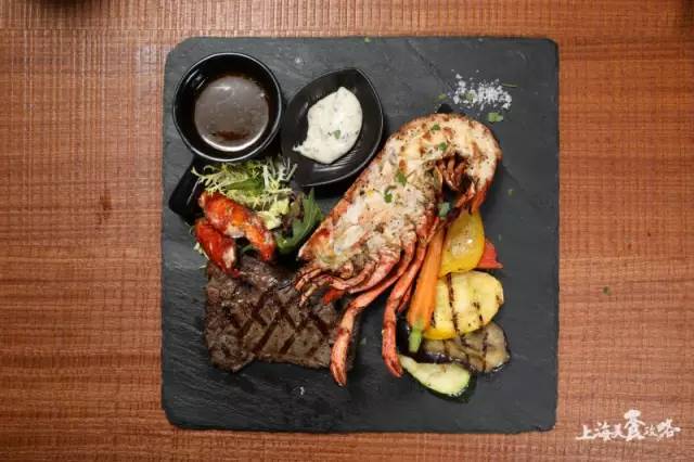 带上你的Dior、YSL到这家高逼格西餐厅，按口红数吃牛排！