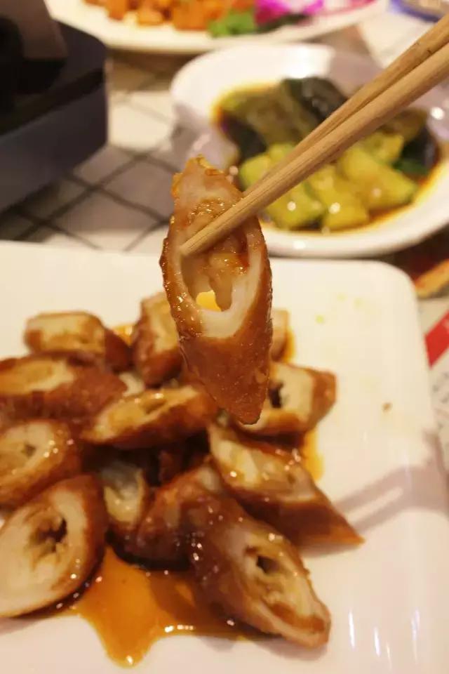 在南宁，玩转香港美食一道大盆菜就能让你吃到精髓！