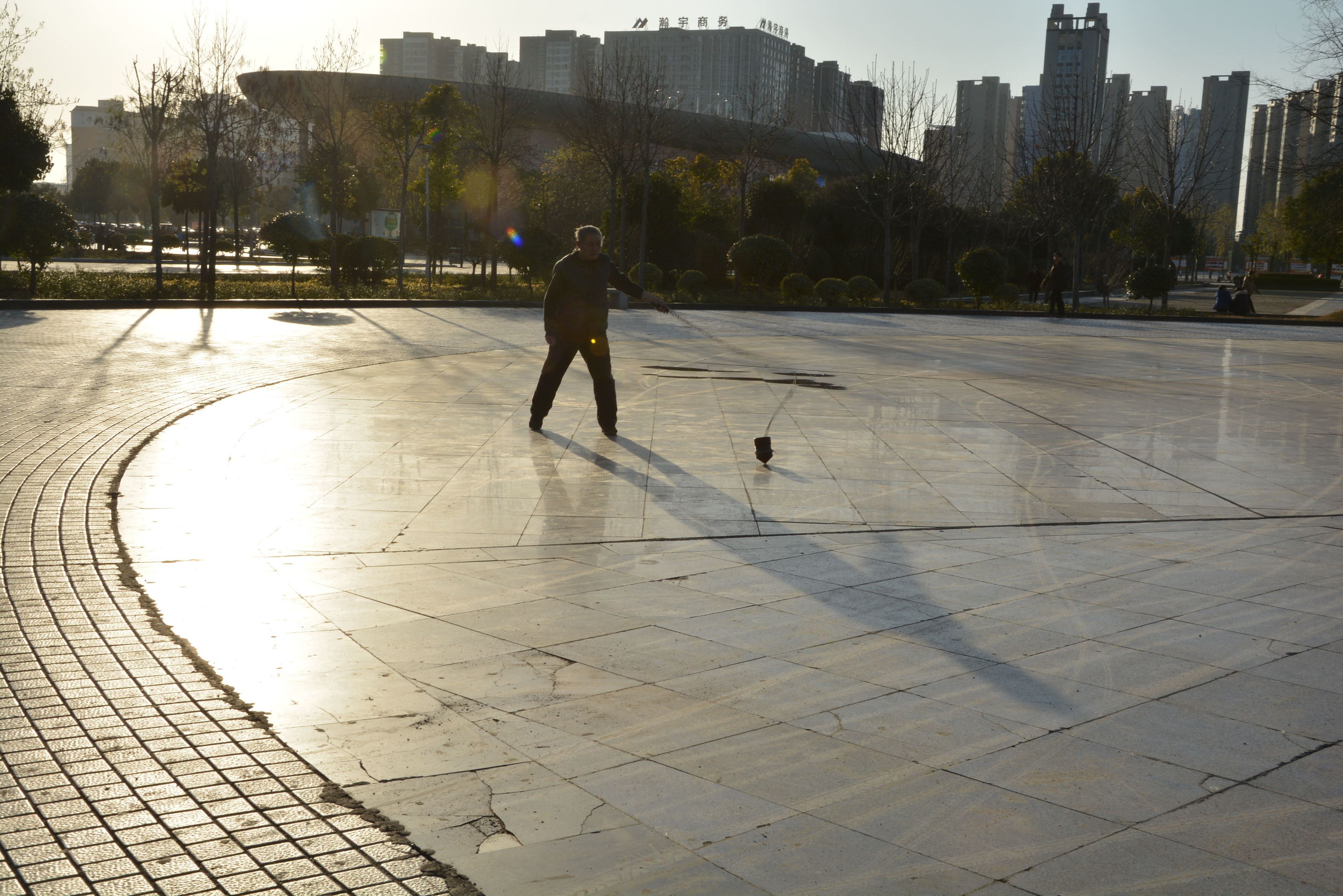 尼康D5200扫街,狗头基本够用