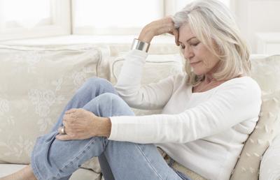 更年期怎么保养自己，犹如不老女神赵雅芝不老男神钟汉良