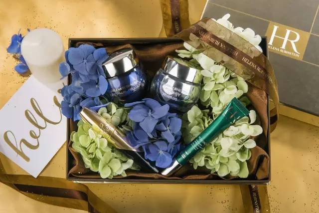 你以为的一见钟情,你以为的一见钟情其实是蓄谋已久