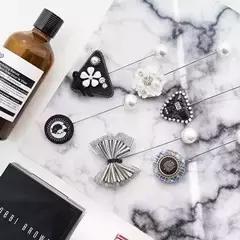 秋冬适合的胸针,胸针让你的冬季日常搭配更优雅