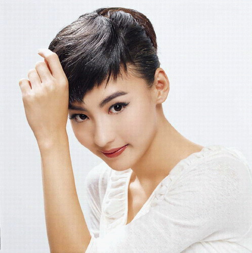 赵丽颖赫本妆热搜第一，但在这些女星面前她真的弱爆了！