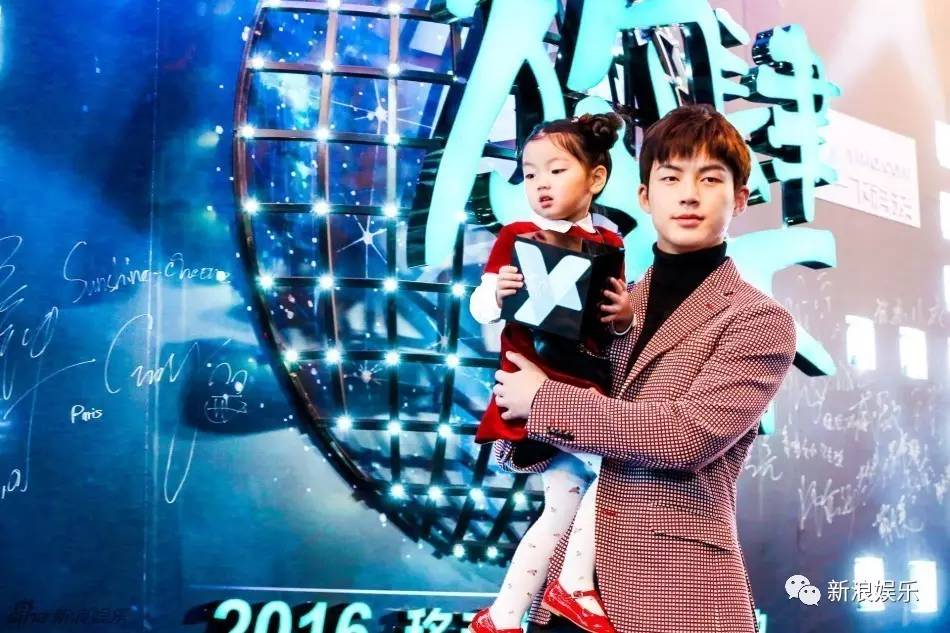 林心如公开秀恩爱是怎么回事,林心如晒清凉戏水照