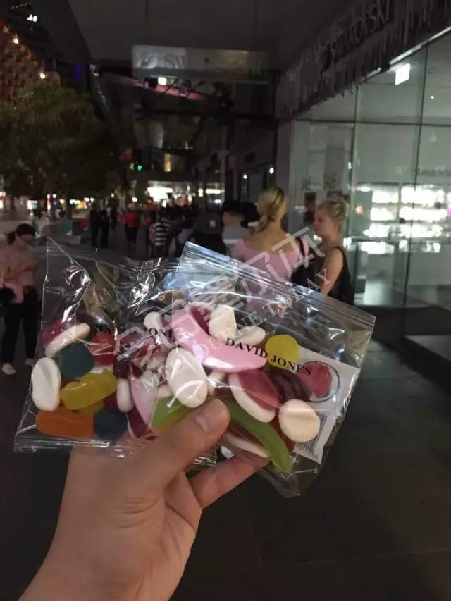 墨市BoxingDay现场:蔻驰5折!兰蔻YSL7折