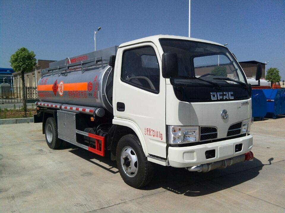 油罐车的安全注意事项,购买油罐车运输前景如何