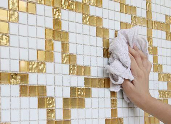 家里地砖走路发粘怎么办,家里地砖回潮