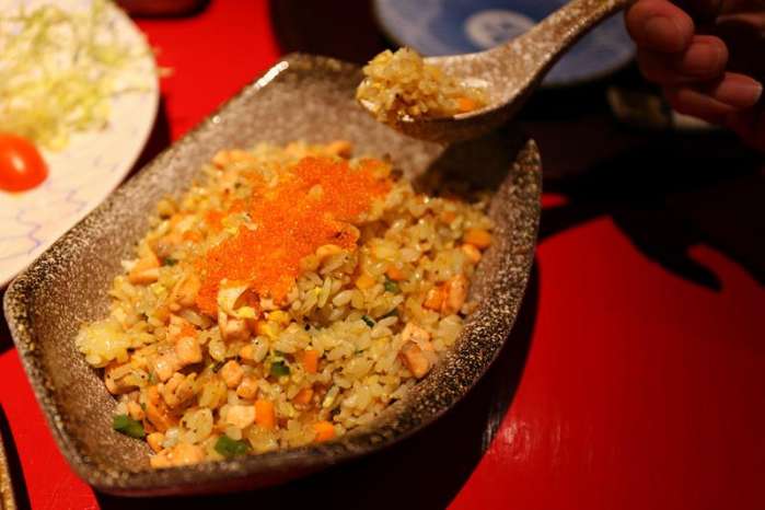 一家私人俱乐部画风的日料店