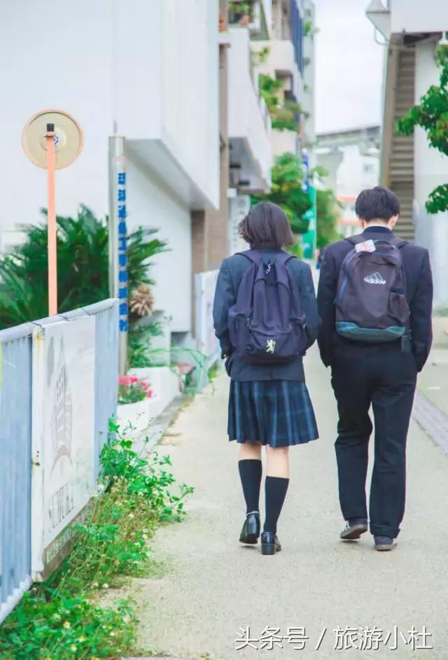 鐞夌悆涔嬭摑鎭嬫垬鍐茬怀,鎭嬫垬鍐茬怀铚滄湀涔嬫梾