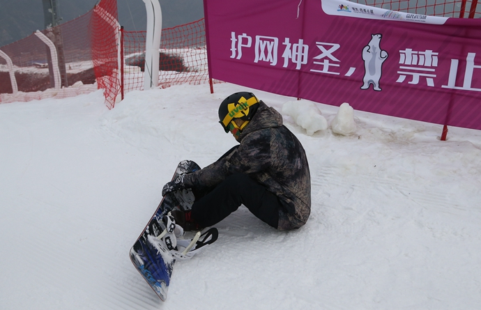 高级赛道单板滑雪全过程,单板滑雪滑雪视频